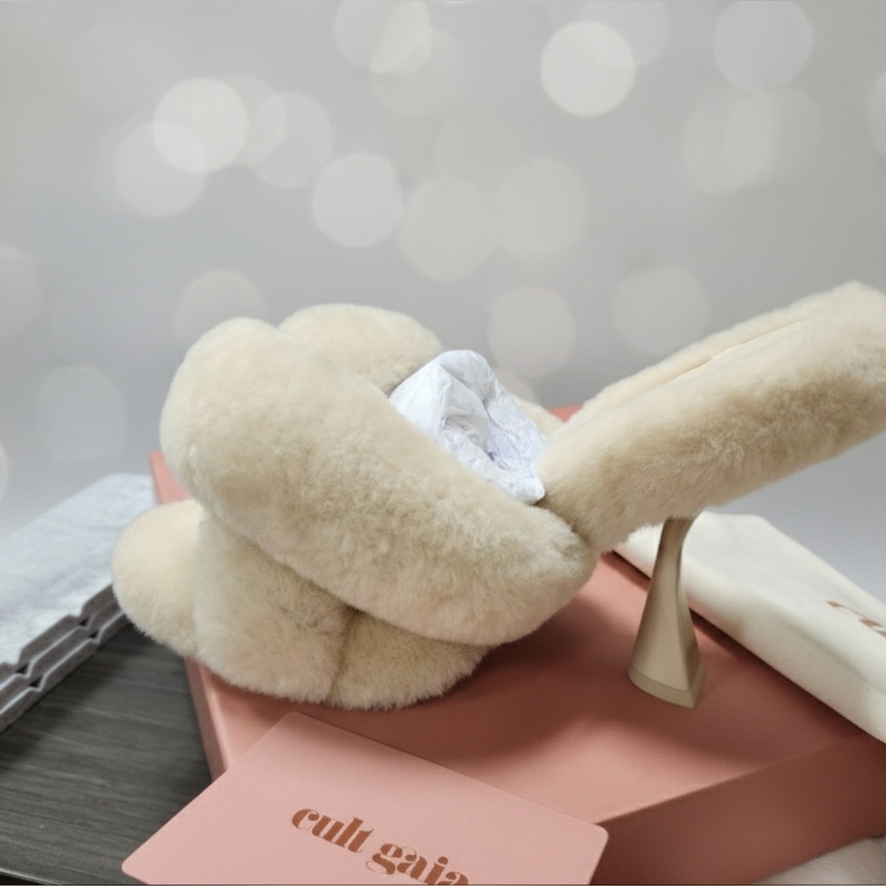 BRAND NEW Cult Gaia Zabelle Sandals in Natural
